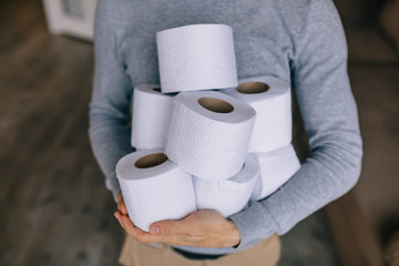 People are stocking up toilet paper for home quarantine from crownavirus.