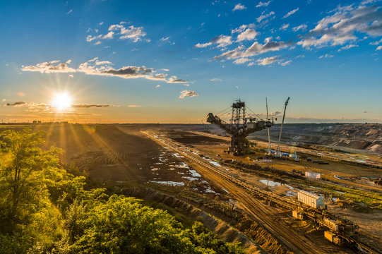 รูปภาพBucket-Wheel – เลือกดูภาพถ่ายสต็อก เวกเตอร์ และวิดีโอ649 | Adobe ...