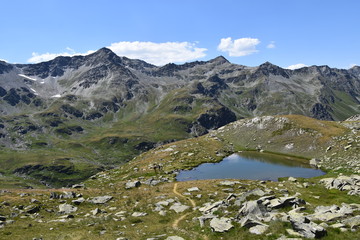Fototapeta na wymiar Valmenier, lac, alpes