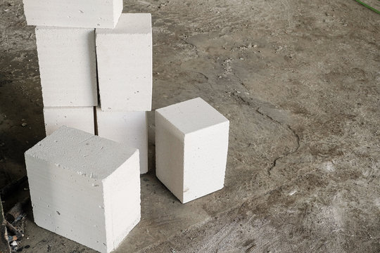 Gas silicate blocks for construction on concrete floors