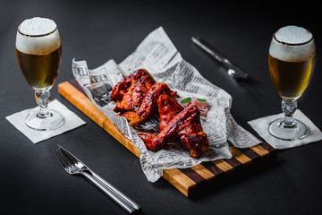 Chicken wings in garlic sauce