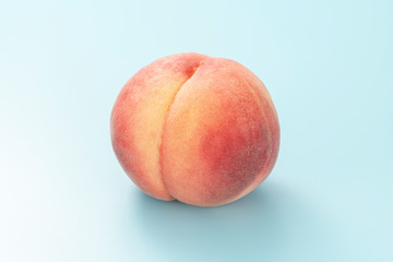 桃　夏の果物