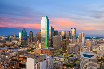 Obraz premium Dallas, Texas cityscape with blue sky at sunset