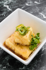 とうふ料理　揚げ豆腐