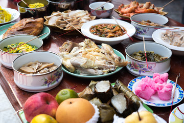 Food for pay respect to ancestor for chinese new year.	