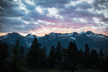 Fototapeta na wymiar pastel sunset in the mountains