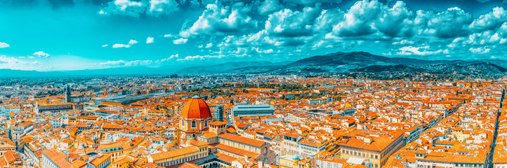 Obraz premium Beautiful landscape above urban and historical view of the Florence from Giotto's Belltower (Campanile di Giotto),city of the Renaissance stand on Arno river.Italy.