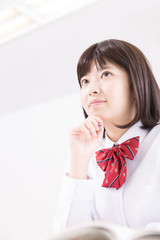 勉強する女子高校生