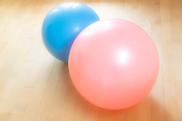 バランスボールで在宅トレーニング