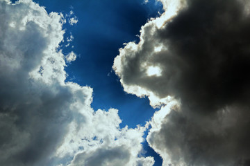 Wolke mit Gesichtsform