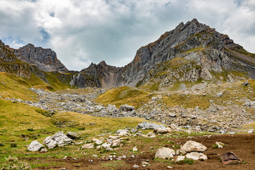 Vista durante la subida y bajada al Ibon de acherito desde la Selva de Oza, Huesca