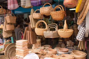 Woven wicker baskets for sale at Dihua Street in Taipei, Taiwan　台北・迪化街のかごバック店 雑貨店