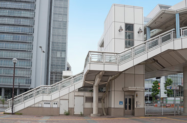 Naklejka premium エレベーター付きの歩道橋（神奈川県横浜市）