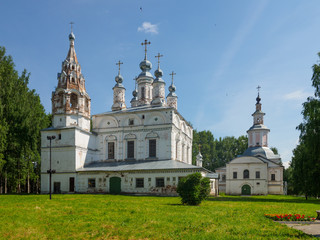 Fototapeta na wymiar Orthodox church in Veliky Ustyug.