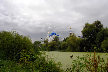 Fototapeta na wymiar Bogolyubskiy Monastery near Vladimir in Russia