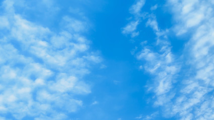 Obraz premium blue sky with beautiful natural white clouds 