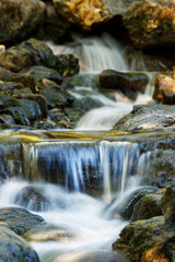 Fototapeta premium Langzeitbelichtung einer kleinen Bachlaufs