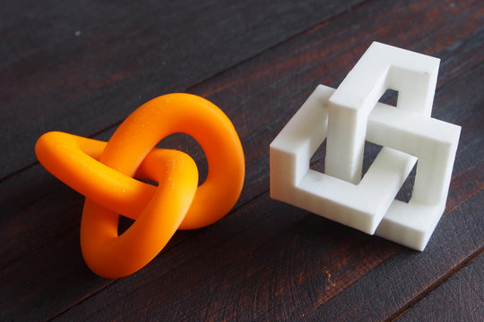 3D Printed Geometric Knots