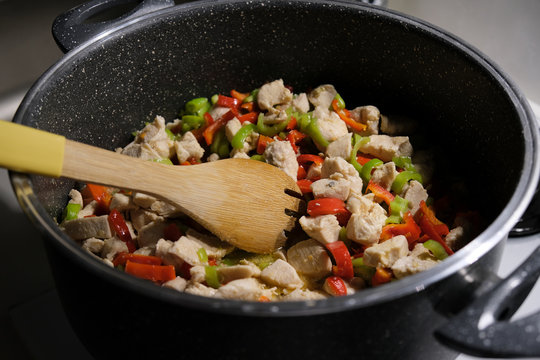 Reb Pepper, Green Pepper And Chicken In The Pot