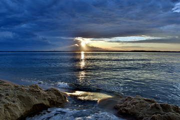 Blick von Arcachon nach Cap Ferret im Sonnenuntergang