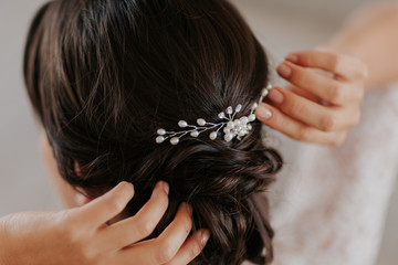 Fototapeta premium La coiffure de la mariée