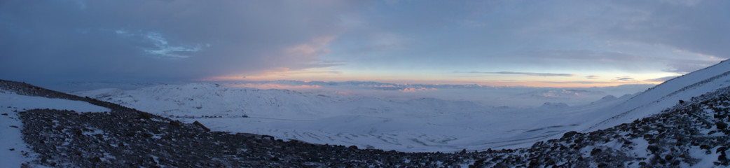 Fototapeta na wymiar Winter mountains panorama from Mount Erciyes, Turkey
