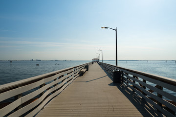 Fototapeta premium Tampa, Florida fishing pier overlooking Hillsborough Bay
