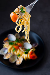 still life pastaalimento, pasta, spaghetti, pasti, cena, crostaceo, piatti, cucina, piatto, insalata, spaghetti, italiano, ortaggio, pomodori, salutare, gamberetti, pranzare, salsa, freschi, 