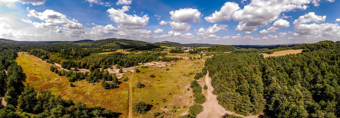 Jura Krakowsko-Częstochowska, widok z lotu ptaka na Górę Zborów w Podlesicach © Franciszek