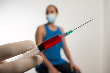 vacuna inyección roja o azul para mujer