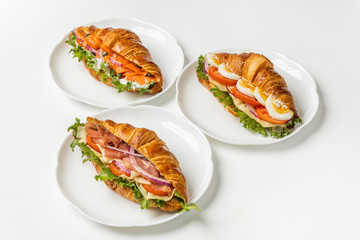 クロワッサンのサンドウィッチ　Croissant ham sandwich with cheese