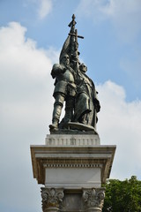 Fototapeta na wymiar Miguel Lopez De Legazpi and Andres De Urdaneta statue monument in Manila, Philippines