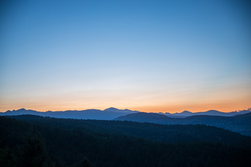 Fototapeta na wymiar late evening sunset in the mountains
