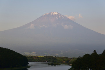 Fototapeta premium 夕景の富士山、田貫湖