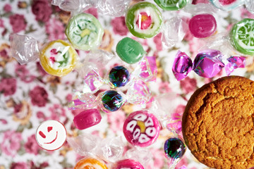 Obraz na płótnie Canvas Multi-colored delicious lollipops. Various sweets.