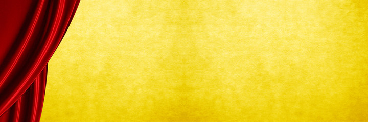 赤カーテンのステージ