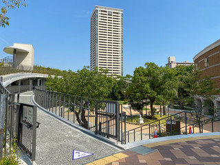 宝塚市立文化芸術センター,宝塚市,文化芸術センター,文化芸術,文化,芸術,宝塚,兵庫県,アート,タカラヅカ,宝塚大劇場,観光地,観光,青空,晴れ,宝塚歌劇,展覧会,イベント,貸館,美術鑑賞,美術,庭園,花,花壇,読書,散歩,文化センター,兵庫,コピースペース,町並み,ギャラリー,ガーデニング,美術館,絵画,宝塚音楽学校,大劇場,晴天,快晴,阪急宝塚,阪急沿線,植物,公園,庭,園芸,名所,展示,施設