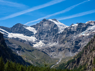 Alpine trail in the Gran Paradiso National Park