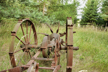 Stara maszyna rolnicza - obrazy, fototapety, plakaty