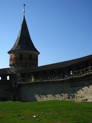 Średniowieczna wieża zamku, Kamieniec Podolski, Ukraina © vofchok