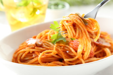 ナポリタンを食べる