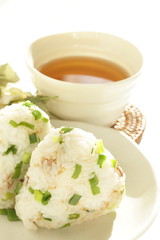 barley tea and green onion rice ball