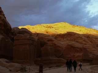 Geistergräber auf dem Rückweg vom Schatzhaus in Petra 