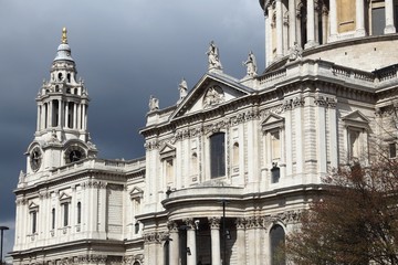 Fototapeta na wymiar London landmarks - St Paul's Cathedral