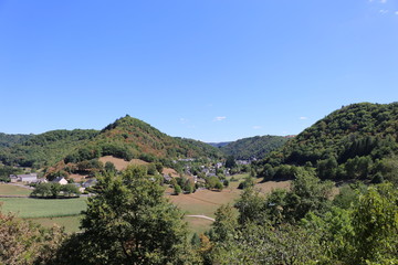 Fototapeta na wymiar landscape, aveyron region, village of france, estaing, nature