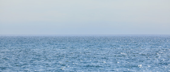 Obraz premium blue sea horizon and blue sky