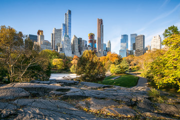 Colorful foliage in Central Park during autumn season, New York City, USA - obrazy, fototapety, plakaty