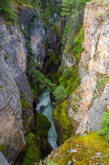 maligne canyon
