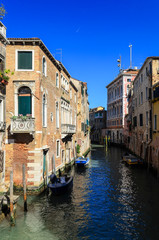 Fototapeta na wymiar Streets, canals and architecture of Venice.