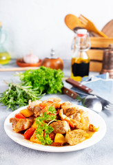 fried meat with vegetbales